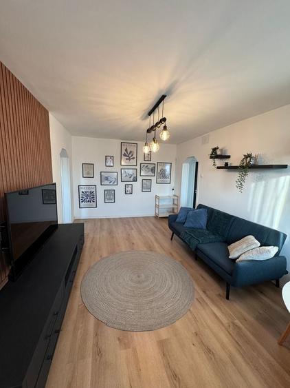 Apartament cu 2 camere semidecomandat, mobilat în Tineretului