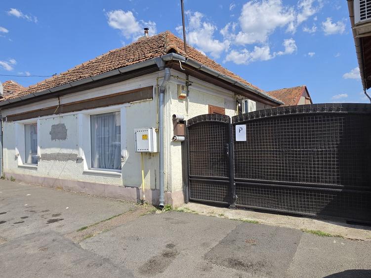 Casă cu 3 camere în Central