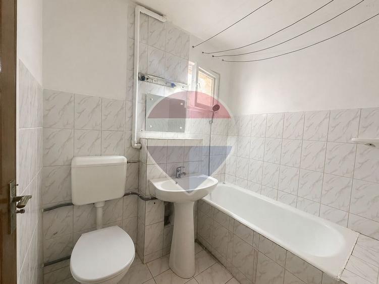 Apartament cu 3 camere în Răcădău
