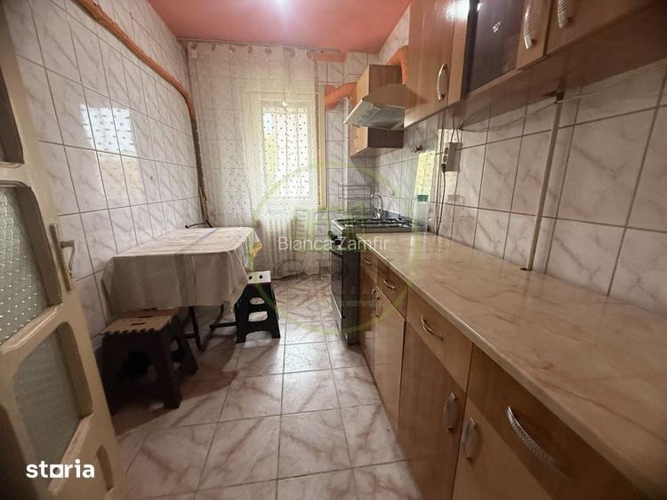 Apartament 3 camere, 51.63 mp, cartier Craiovita Noua, zona ?coala 30