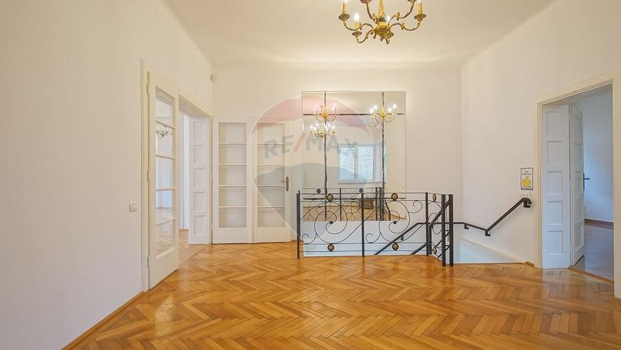 Spațiu comercial, de 123.69999694824 mp, în 15 Noiembrie