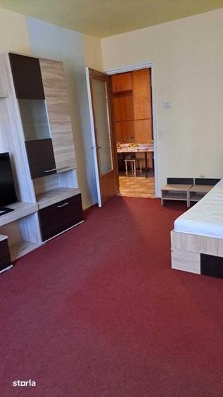 Apartament cu 3 camere în Micro 15
