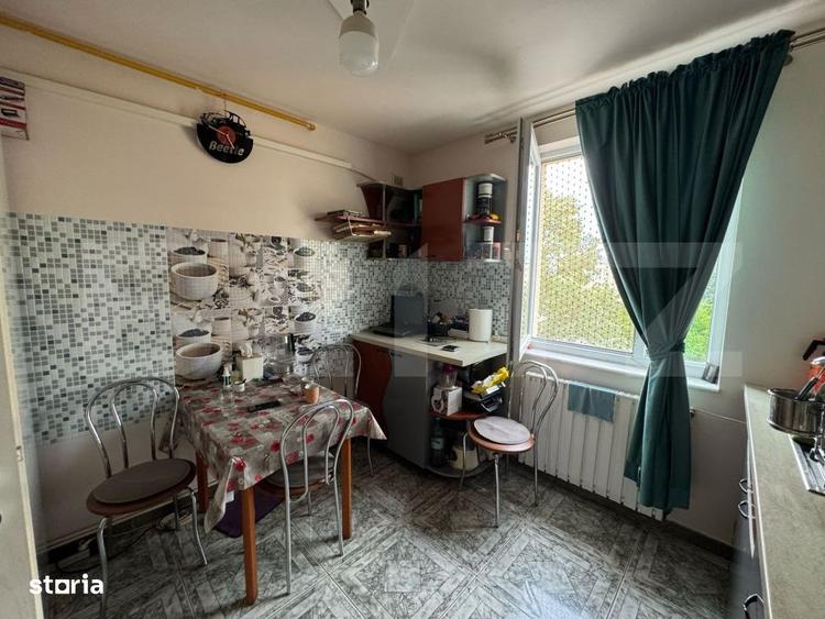 Apartament de vanzare, cu 3 camere decomandat, 61 mp, zona Progresul - 10