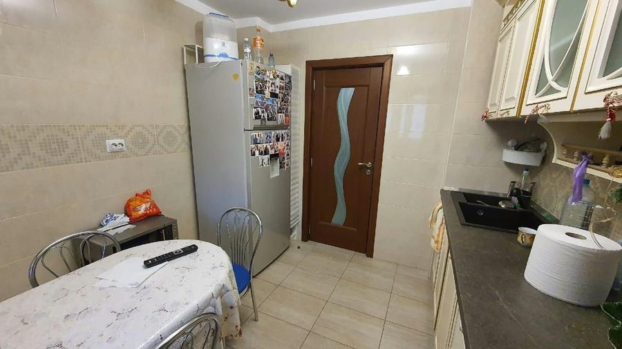 Apartament cu 3 camere decomandat în Pantelimon