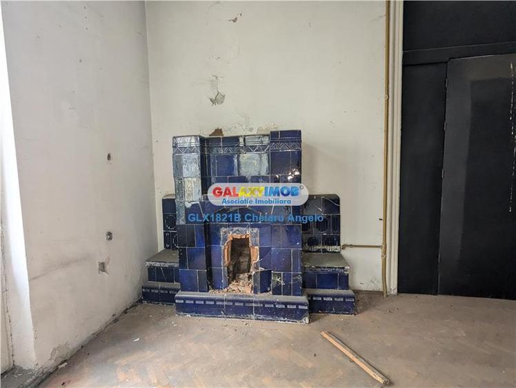 Casă cu 10 camere cu Teren 521 Mp în Cișmigiu