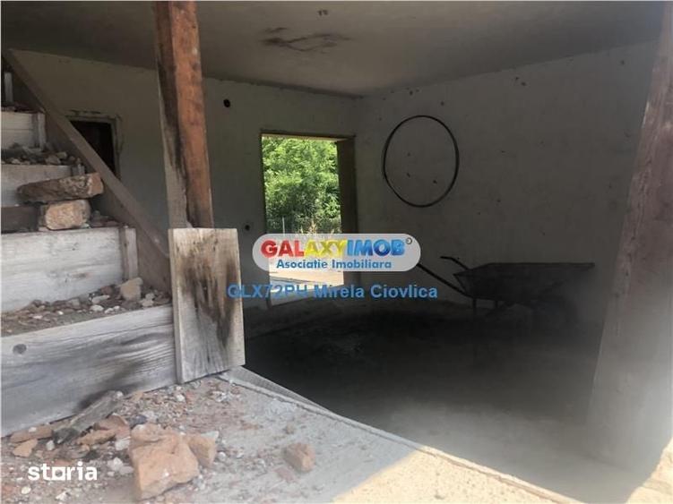 Casă cu 6 camere cu Teren 1513 Mp în Cornu