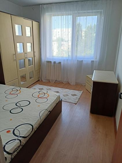 Apartament cu 3 camere decomandat în Crângași