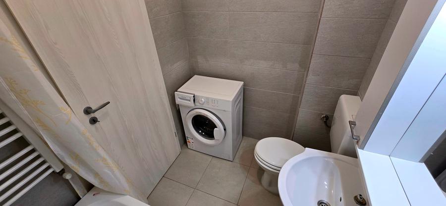 Apartament cu 2 camere semidecomandat în Apărătorii Patriei