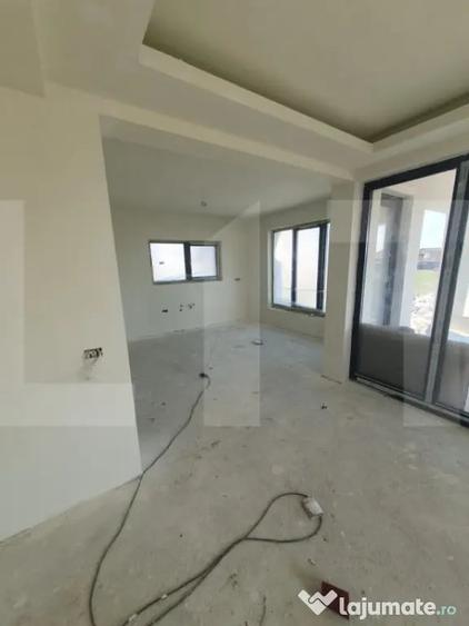 Casă cu 5 camere cu Teren 604 Mp în Giarmata