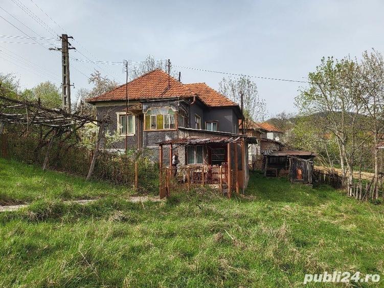 Casă cu 4 camere cu Teren 1000 Mp în Central