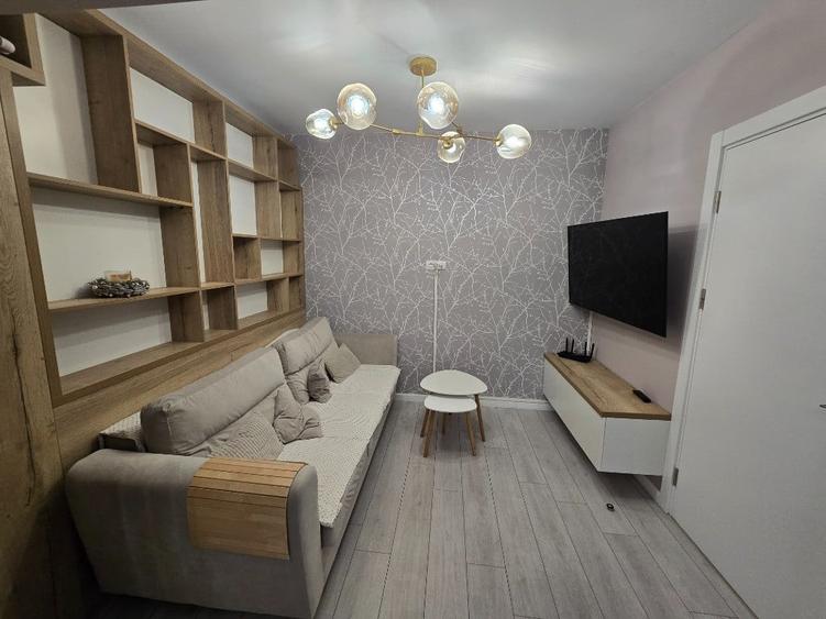 Inchiriez Apartament 2 camere mobilat & utilat complet 1 Decembrie - 1