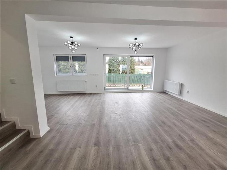 Duplex cu 4 camere cu Teren 520 Mp în 9 Mai