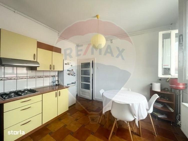 Apartament cu 4 camere, mobilat în Sub Arini