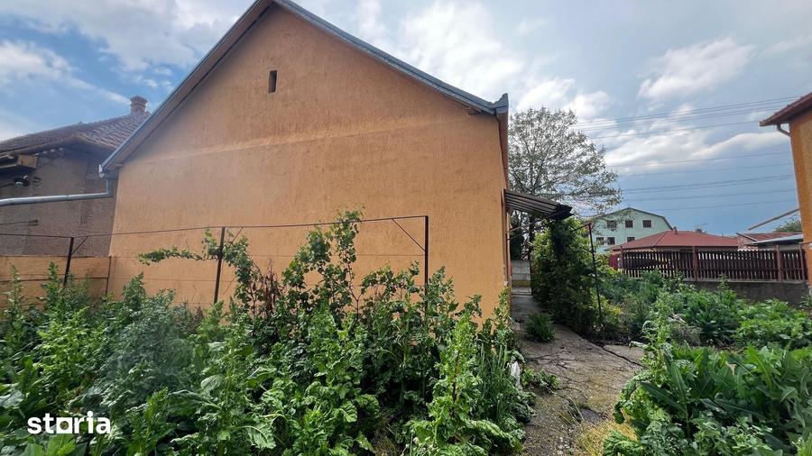 Casă cu 2 camere cu Teren 360 Mp în Central