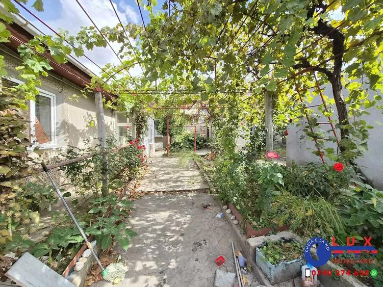 Casă cu 3 camere cu Teren 295 Mp în Babadag