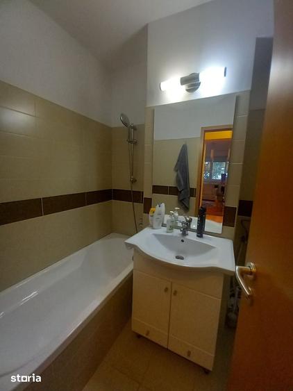 Apartament cu 3 camere semidecomandat în Progresul