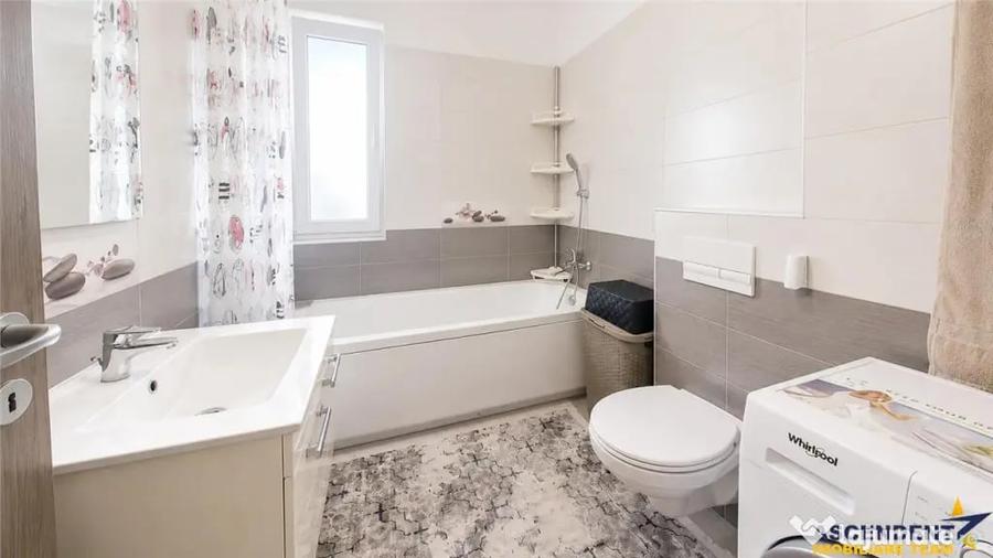Apartament cu 2 camere decomandat în Florilor