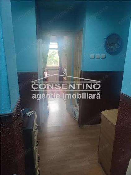 Apartament cu 3 camere decomandat în Micro 5
