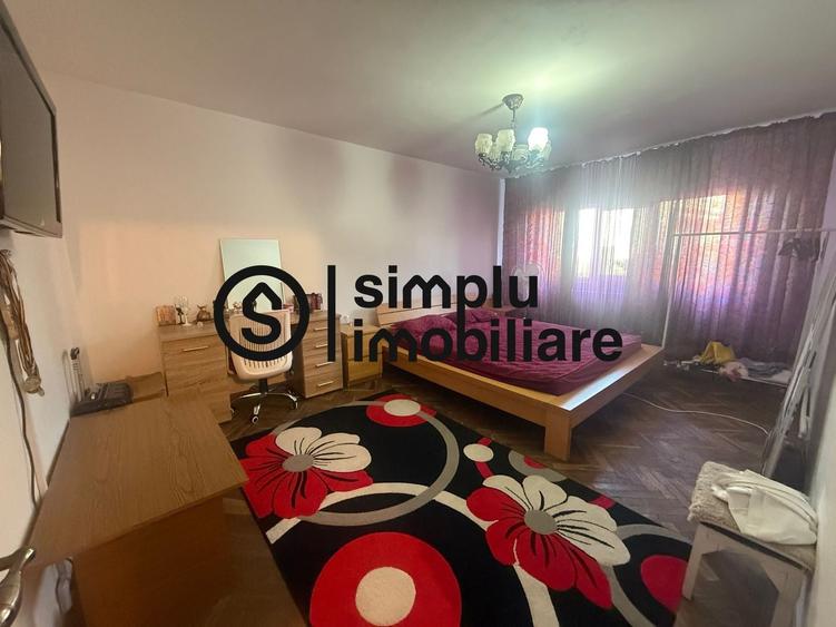 Apartament cu 3 camere decomandat în 1 Mai
