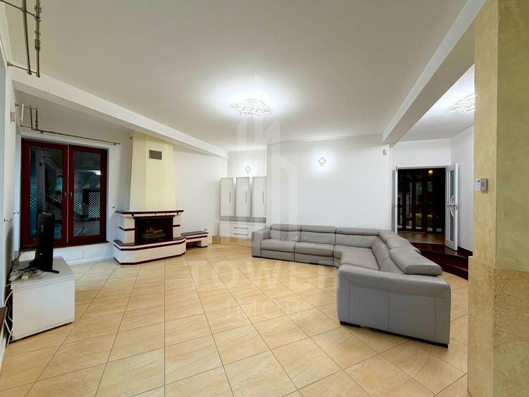 Casă individuală cu 9 camere cu Canalizare în Cisnădioara
