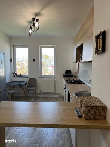 Apartament cu 3 camere, mobilat în Zorilor