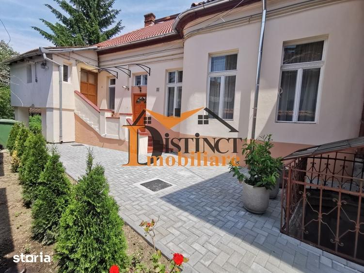Apartament cu 3 camere decomandat în 15 Noiembrie