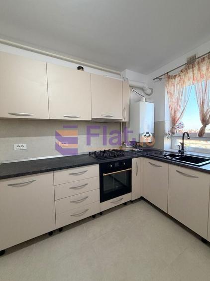 Apartament cu 2 camere decomandat în Tractorul