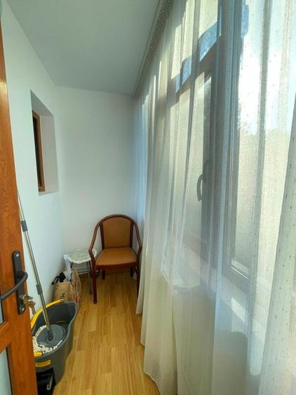 Apartament cu 2 camere semidecomandat, mobilat în Podu Roș