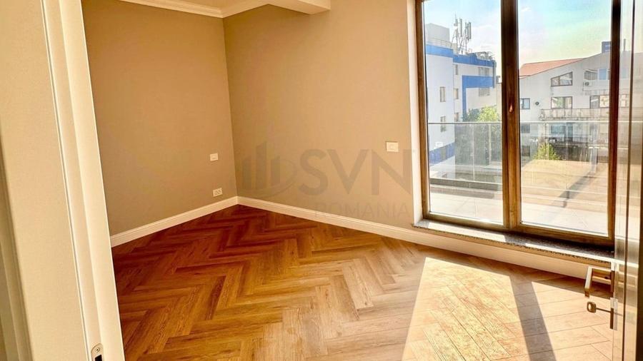 Apartament cu 3 camere decomandat în Aviației