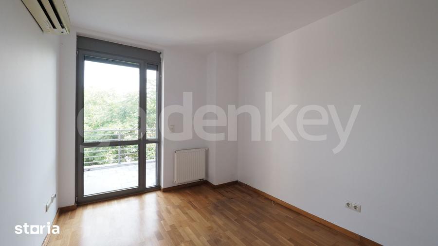 Casă cu 5 camere cu Teren 200 Mp în Băneasa