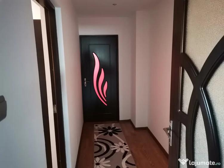Apartament cu 3 camere decomandat în Șimian