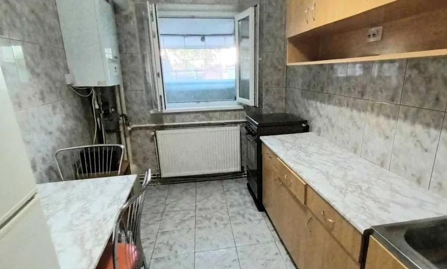 Turda, Parc Regina Maria, sector 1, bloc din 1983, centrala proprie - 3