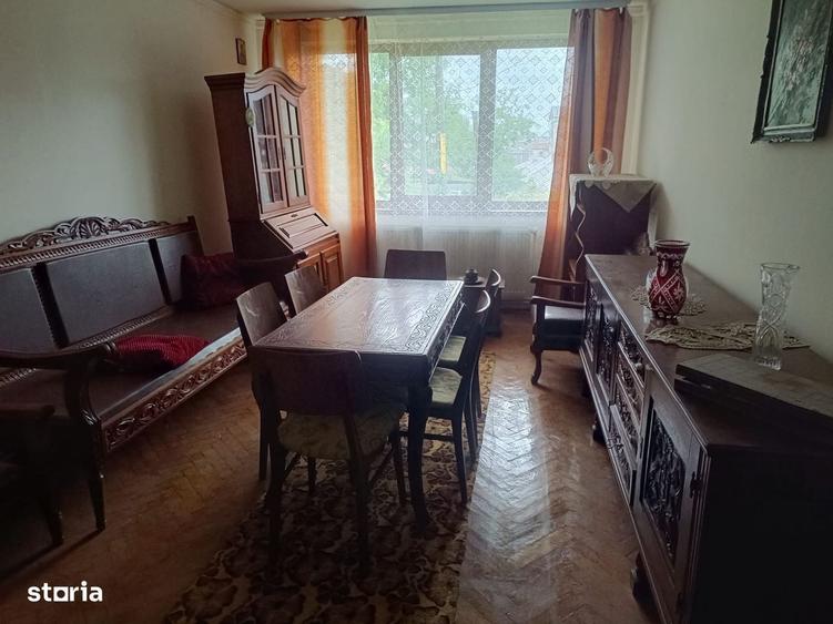 Casă cu 4 camere cu Teren 1584 Mp în Central