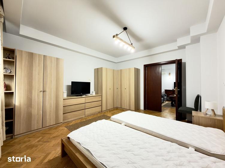 Apartament cu 3 camere semidecomandat în Colentina