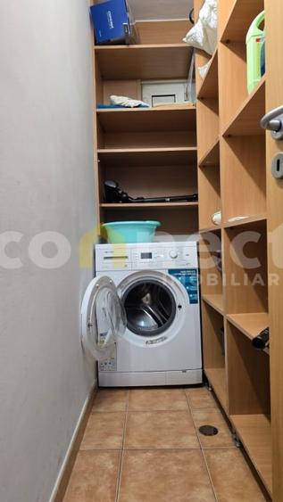 Apartament cu 4 camere decomandat, mobilat în Central