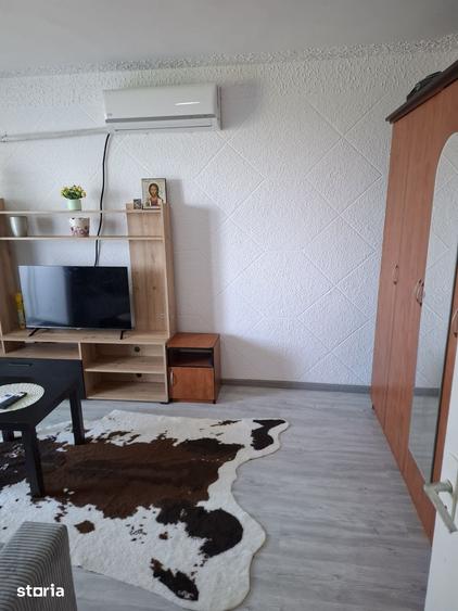 Apartament cu 2 camere decomandat în Berceni