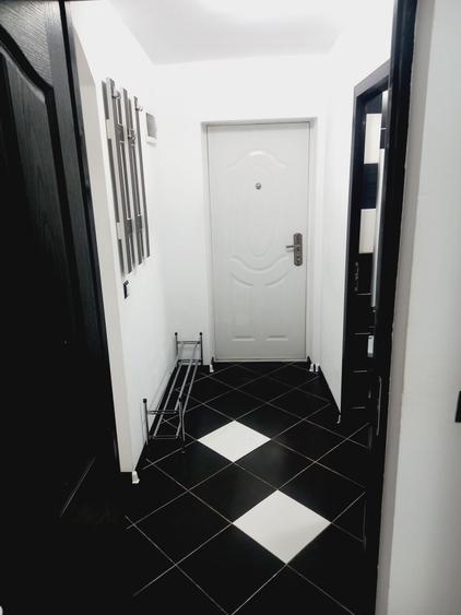 Apartament cu 2 camere decomandat în Exterior Vest
