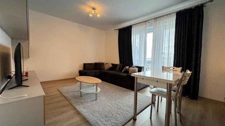 Apartament cu 2 camere decomandat, mobilat în Tractorul