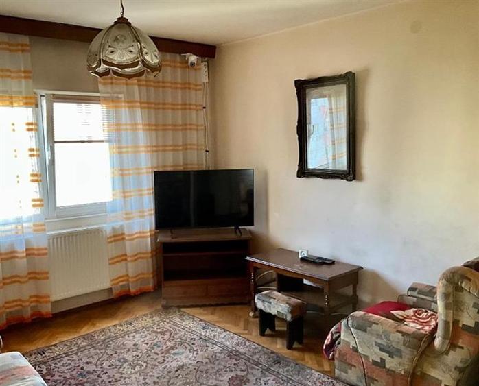 Apartament cu 4 camere decomandat în Ultracentral