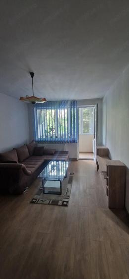 Apartament cu 2 camere semidecomandat, mobilat în Hipodrom 3