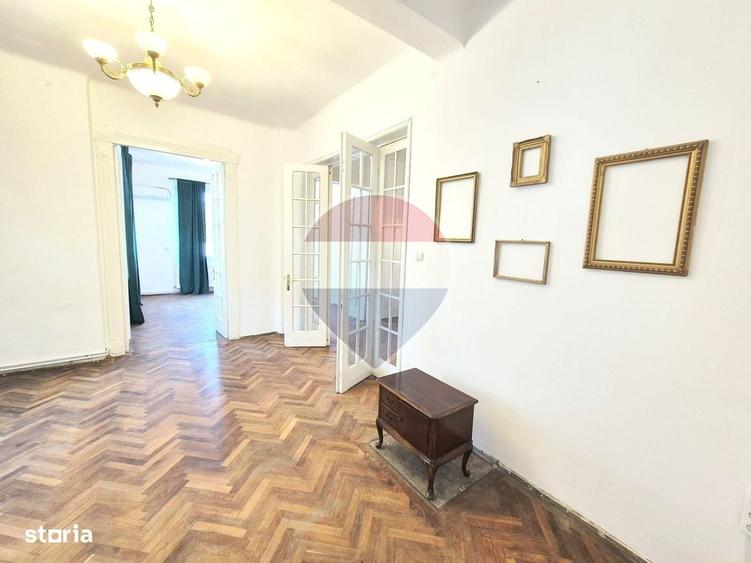 Apartament cu 4 camere în Tineretului