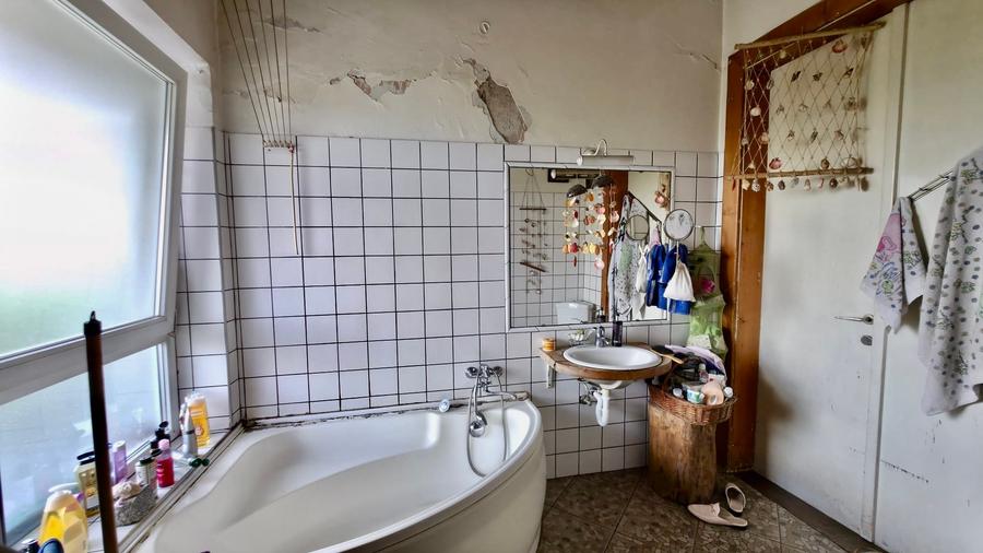 Casă individuală cu 3 camere cu Canalizare în Andrei Mureșanu