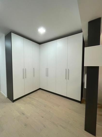 Apartament cu 3 camere semidecomandat în Herăstrău