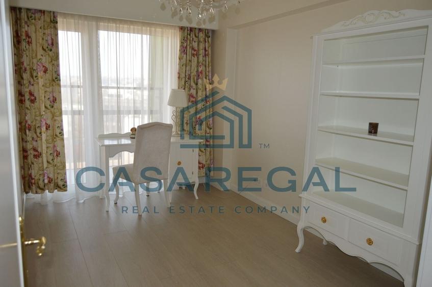 Apartament cu 3 camere semidecomandat, mobilat în Central