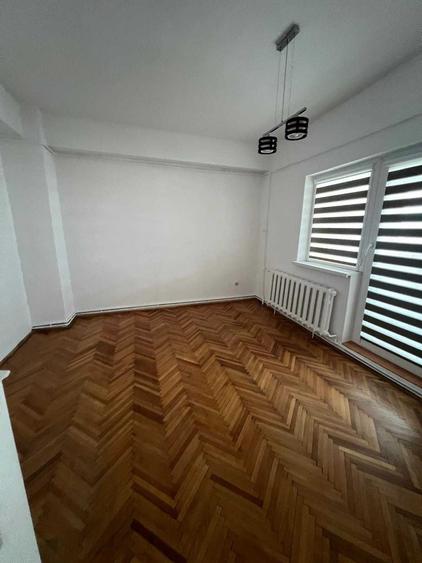 Apartament cu 4 camere decomandat în Mărăști