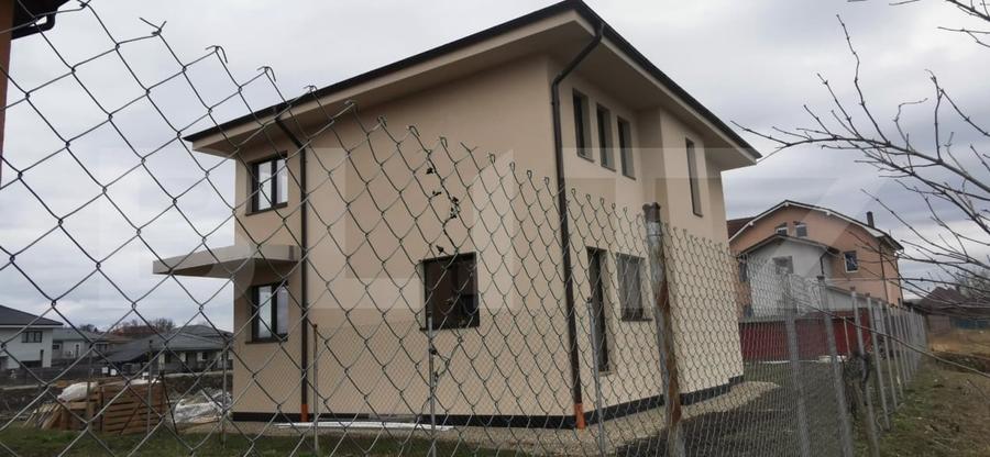 Casă individuală cu 4 camere cu Canalizare în Jucu de Sus