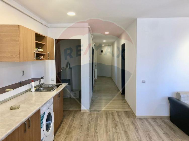 Apartament in zona Centrala, et.1, curte privata. - 3