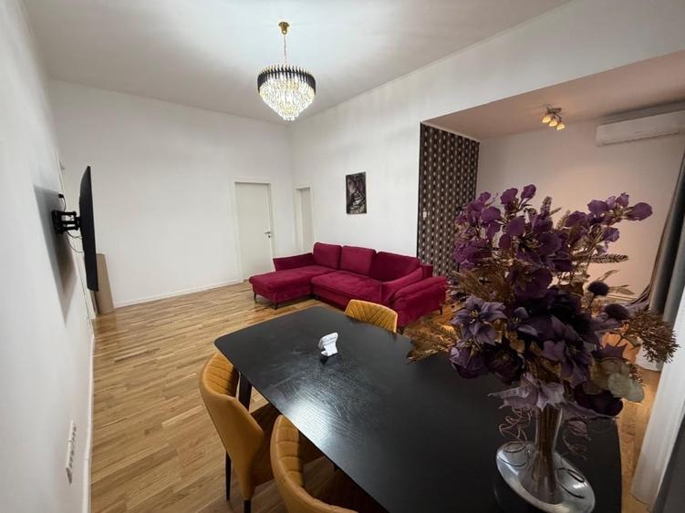 Apartament cu 3 camere semidecomandat, mobilat în Universitate