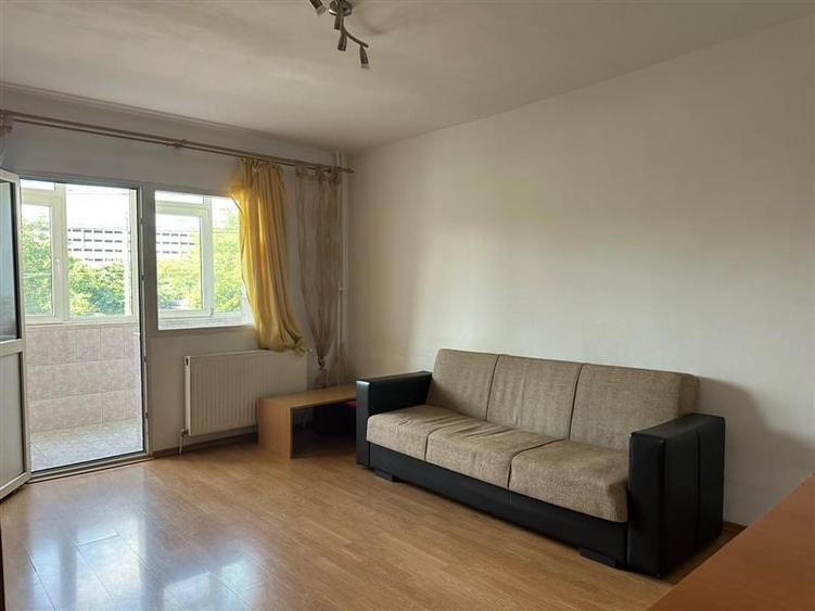 Apartament cu 2 camere decomandat în Gară