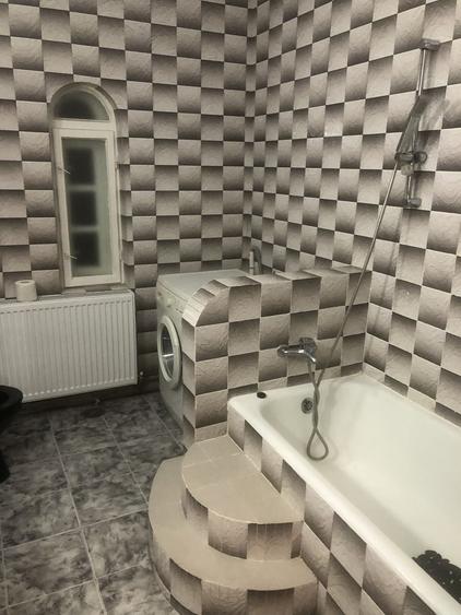 Apartament cu 3 camere decomandat în Exterior Vest